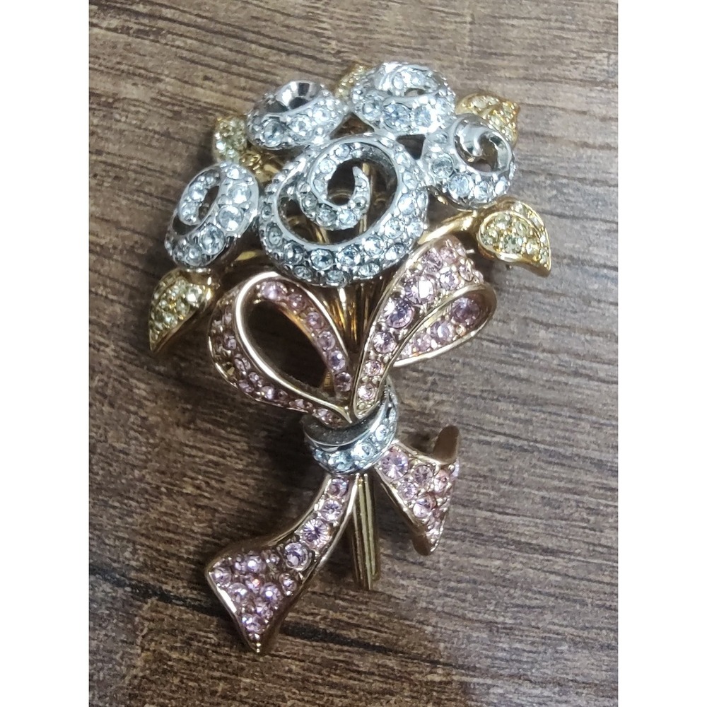 Vintage Swarovski 1998 Crystal Flower Bouquet Compassion Brooch Pink Ribbon J243